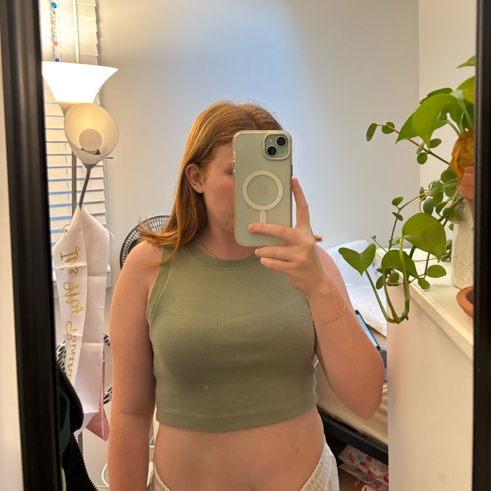 Green cropped tank top